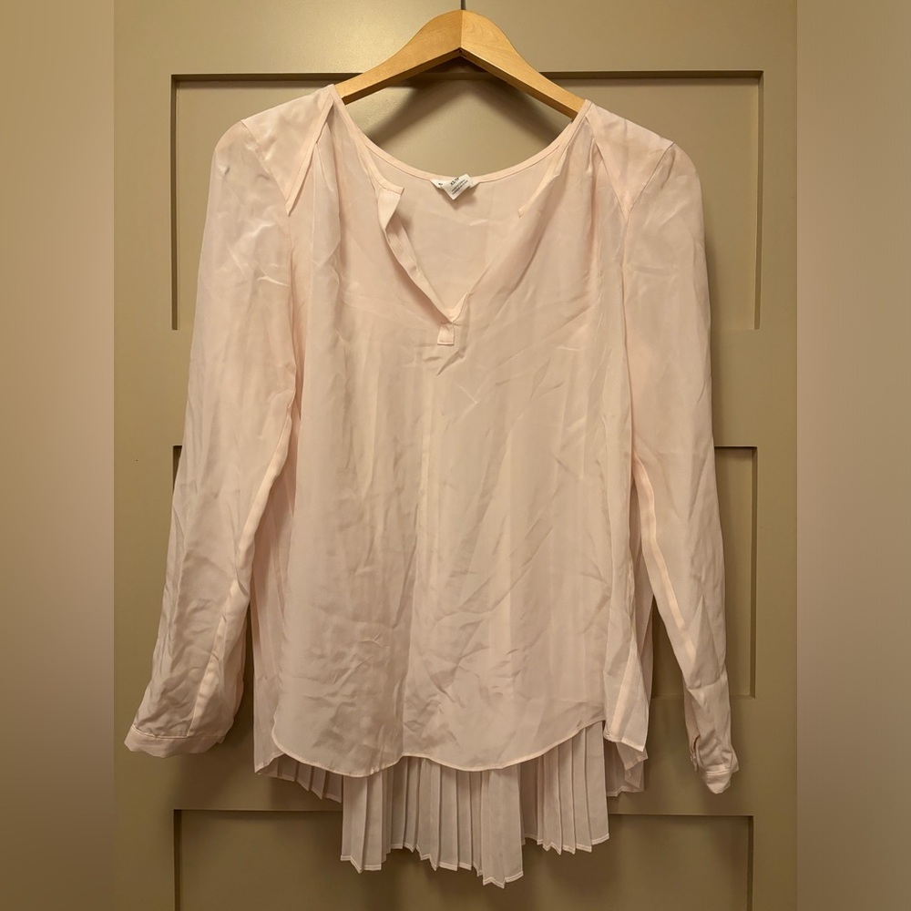CLUB MONACO Silk Blouse Pleated Light Blossom Pink Long Sleeve Scoop Split Sheer